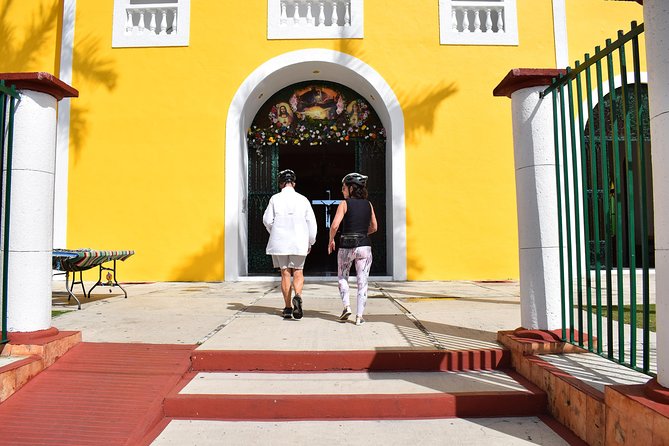 E-Bike City Tour though Cozumel & Taco Tasting Tour - Cozumel Park and a look at public island life