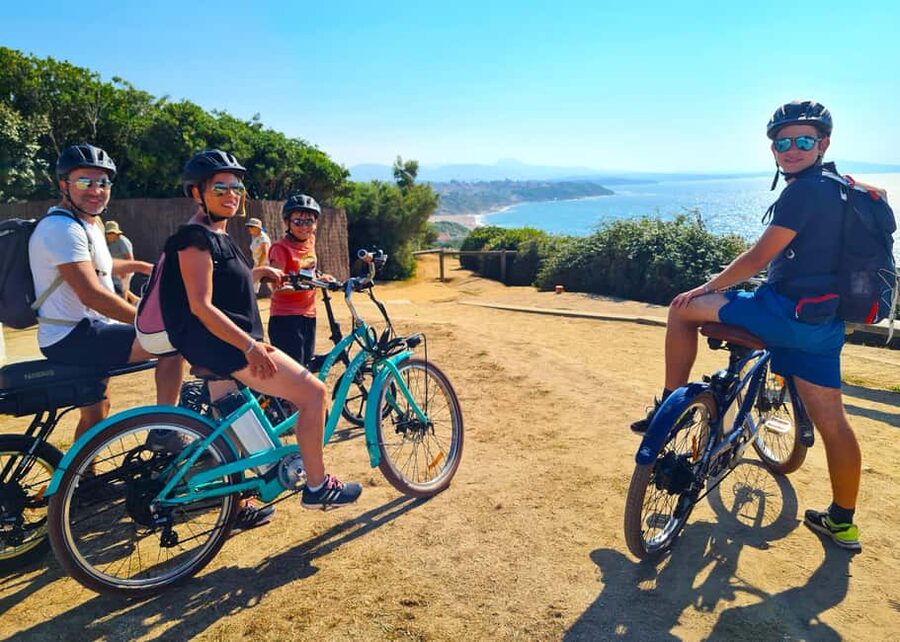 E-bike Guided Tour Biarritz & small villages - What the Basque character adds
