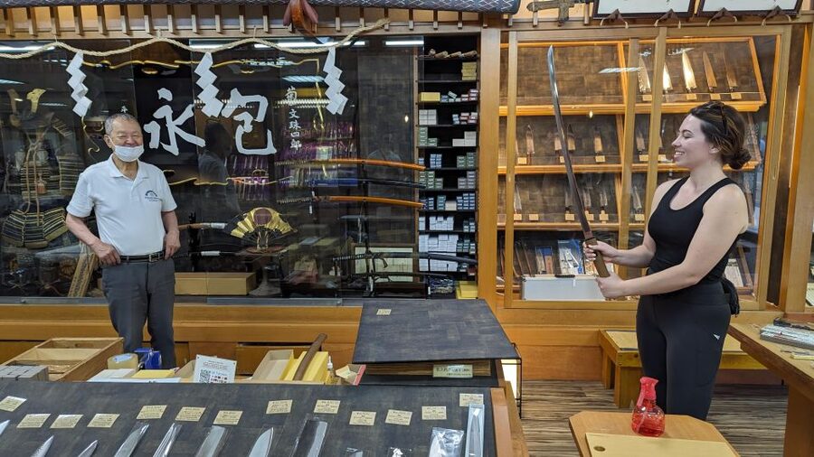 E-Bike Nara Highlights - Todaiji, Knives, Deer, Shrine - Mt. Wakakusa and the ride toward the knife shop