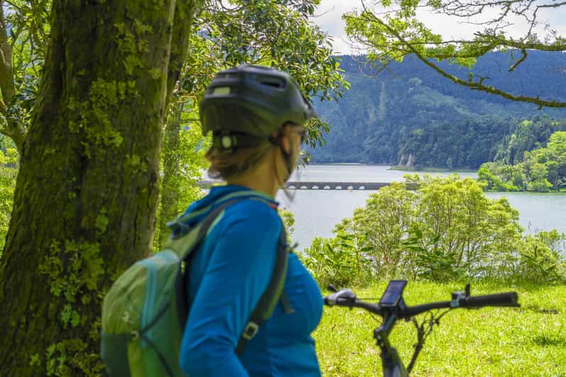 E-Bike Rental Sete Cidades - A two-hour ride beside volcanic lakes