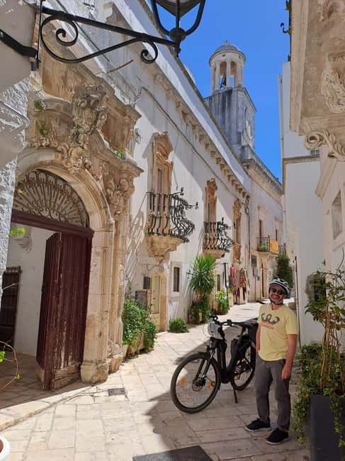 e-Bike ring tour between Martina Franca and Locorotondo - Martina Franca, with time to notice the details