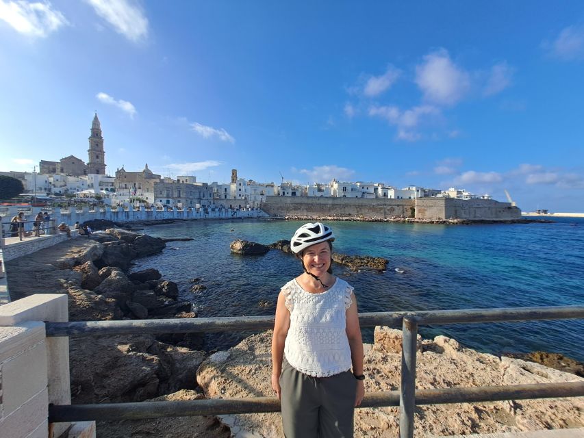 E-bike tour from Monopoli to the rocky village of St. Andrew - A short walk through Monopoli’s old town