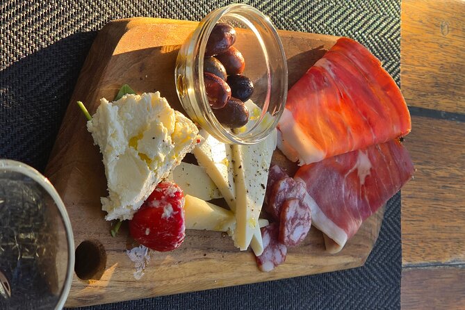 E-Bike Tour + Gourmet Snack + Wine Tasting (Small Group) - How the guides shape the experience