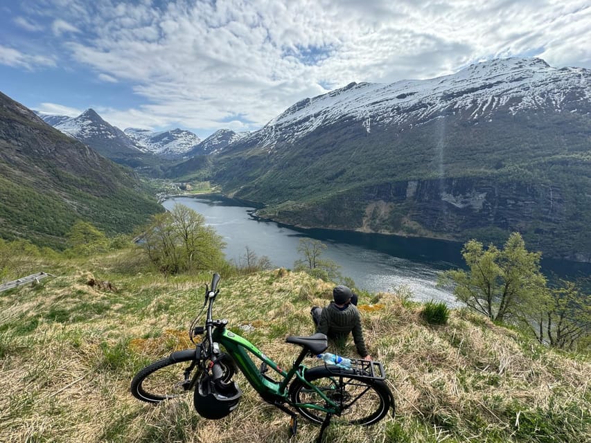 E-bike Tour in Geiranger, Norway - The uphill ride and roadside stops