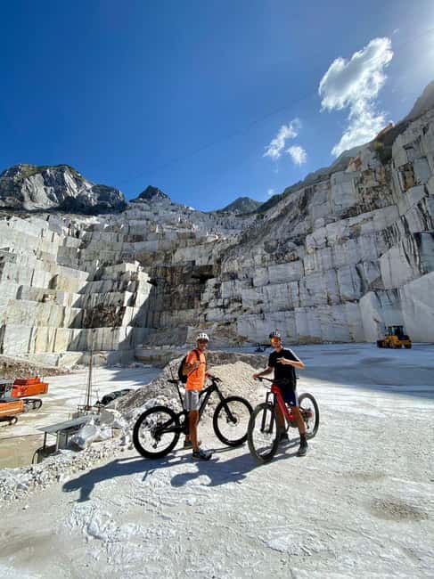 E-Bike Tour to the Carrara Marble Quarries with lard tasting - White roads, steep grades, and the ride back down