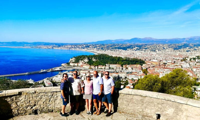 Ebike seaside by Nice: Fantastic Villefranche's Bay & Hill - The downhill approach to Villefranche-sur-Mer