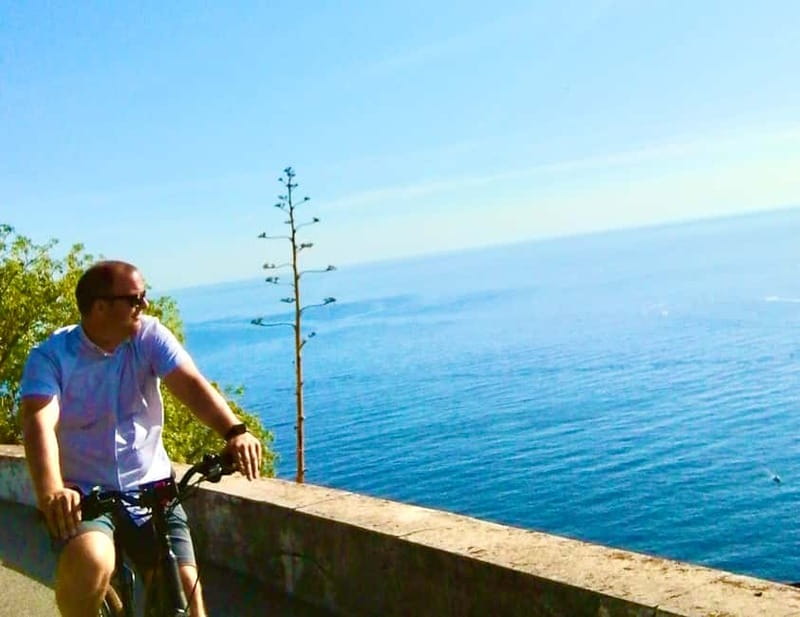 Ebike seaside by Nice: Fantastic Villefranche's Bay & Hill - Climbing through villas and Mediterranean woodland