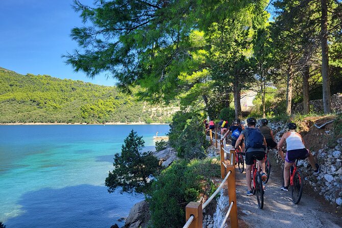 Elafiti Islands Sea kayaking: Full-Day Bike and Kayak tour on Lopud and Šipan - Luka Šipanska gives you the best lunch break