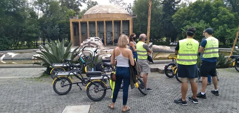 Electric Bike City Tour with a taco stop. - Roma, Condesa, and the city’s changing character