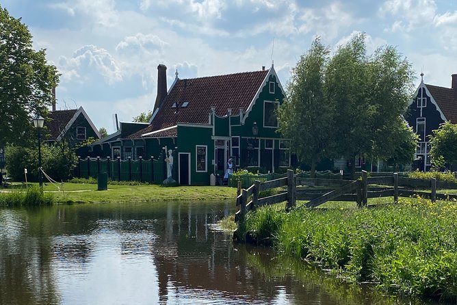 Escape Amsterdam: E-Bike to Zaanse Schans Windmills & Zaandam - The main stop: 75 minutes at Zaanse Schans