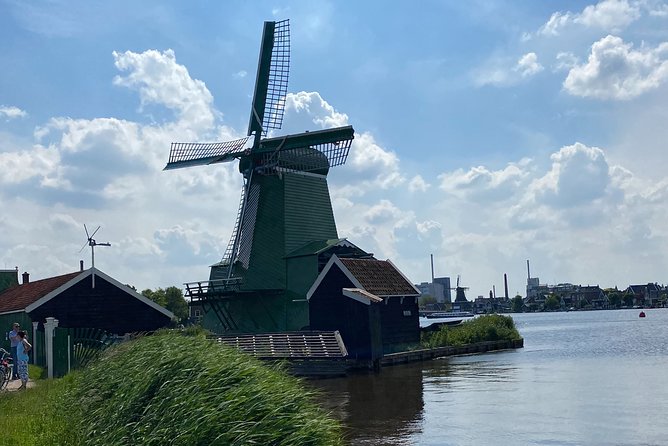 Escape Amsterdam: E-Bike to Zaanse Schans Windmills & Zaandam - What the 40 km distance feels like