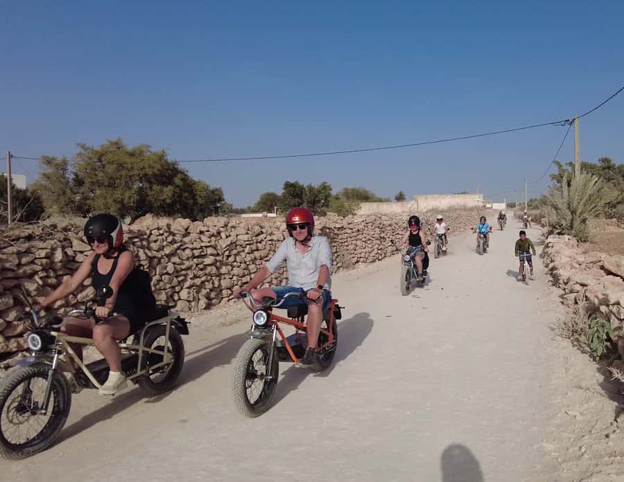 Essaouira: Area Highlights Guided E-Bike Tour - Tea and cake at a quiet stopping point