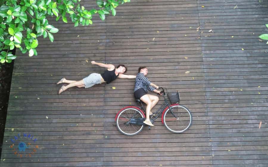 Explore Bangkok jungle by bike, kayak & boat - small group - Kayaking through canals beside homes and jungle