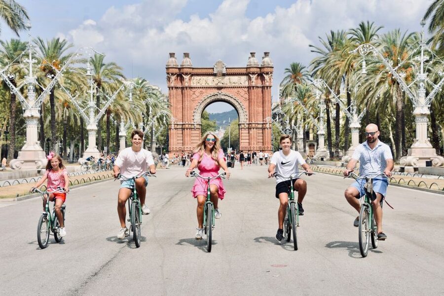Explore Barcelona by Bike & Photo Shooting - Port Vell and the waterfront