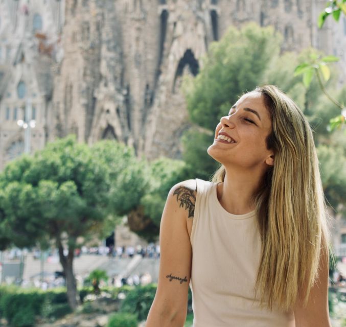 Explore Barcelona by Bike & Photo Shooting - Barceloneta Beach and Olympic Port