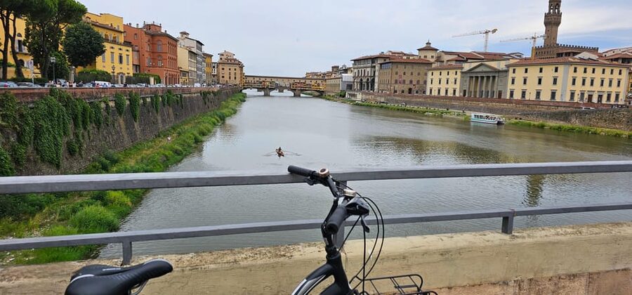 Florence: 2-Hour Guided Bike Tour - Traffic, bikes, and comfort