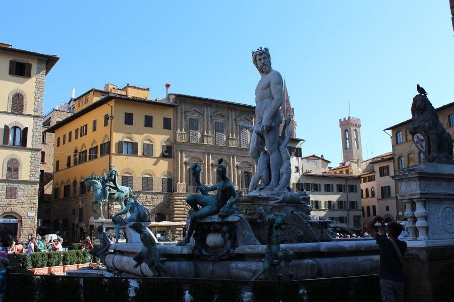 Florence: 2-Hour Guided Sightseeing Bike Tour - The panoramic climb toward Florence’s best views