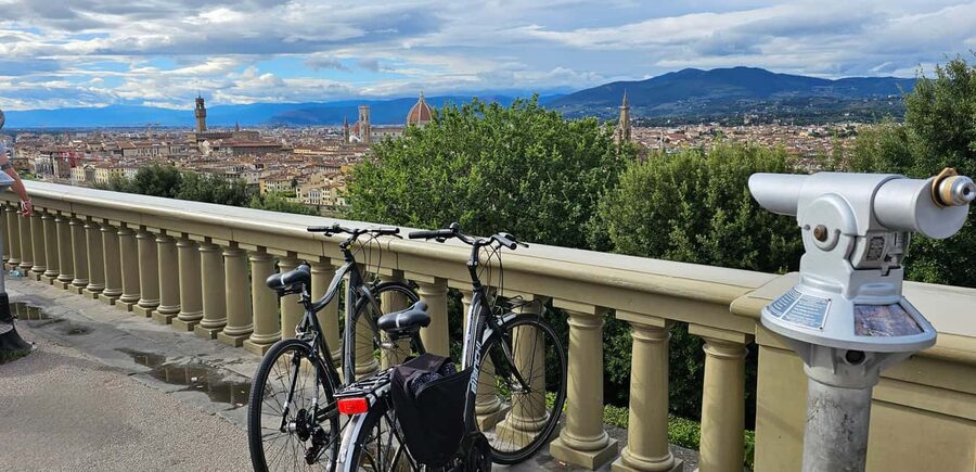 Florence Bike Tour & Sunset & Piazzale Michelangelo - The guides make the difference