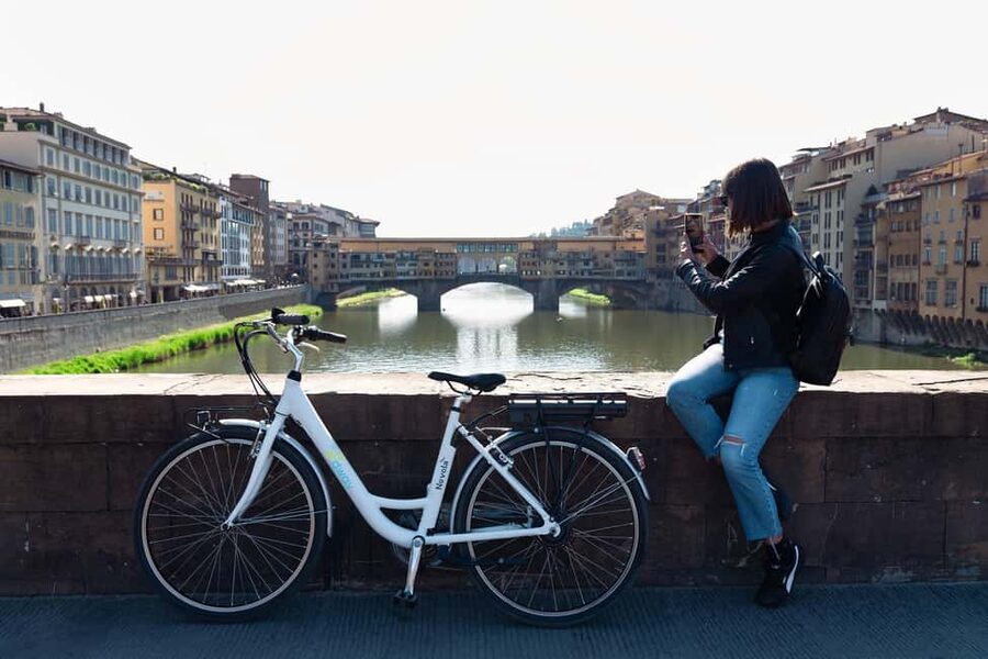 Florence: Chianti E-Bike Tour with Wine Tasting and Lunch - Poggio Imperiale and Pozzolatico, Florence gives way to Tuscany
