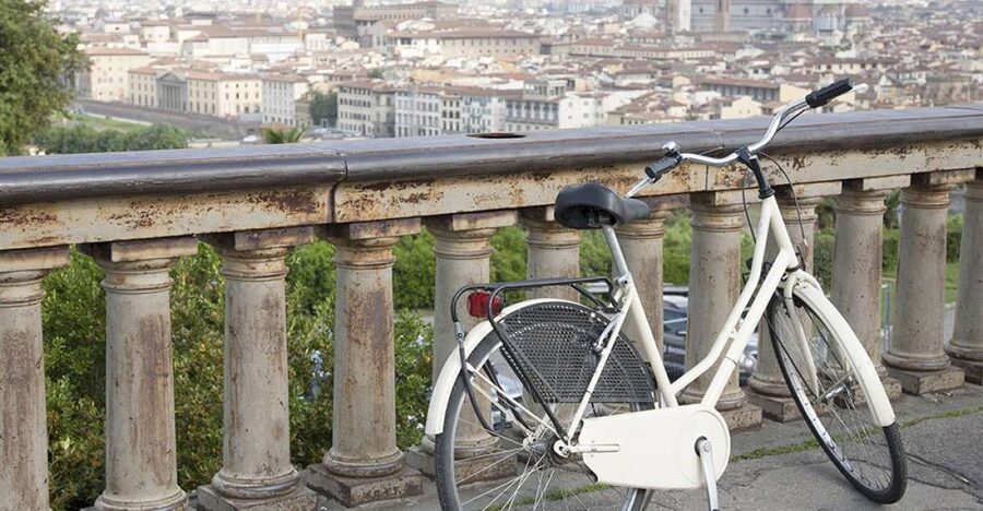 Florence: City Sightseeing Guided Bike Tour - Why a bike works so well in central Florence