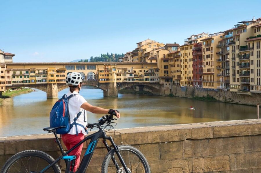 Florence:E-Bike City Tour with stop at Piazzale Michelangelo - The climb to Piazzale Michelangelo