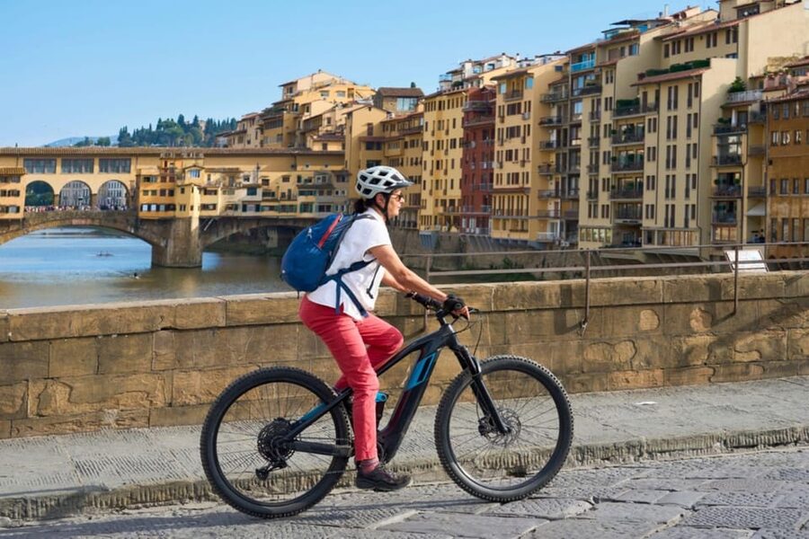 Florence:E-Bike City Tour with stop at Piazzale Michelangelo - The downhill route through Florence’s hills