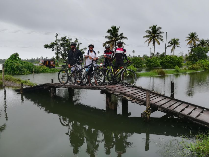 Fort Kochi Heritage Day Cycling Tour - Mattancherry, the Paradesi Synagogue, and the palace