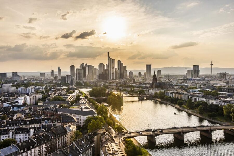 Frankfurt: Full-Day Bicycle or E-Bike Rental - Booking Flexibility and Small Details