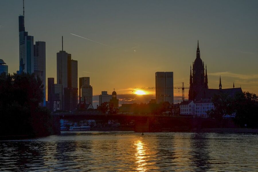 Frankfurt: Guided Bike Tour - Safety, comfort, and group size