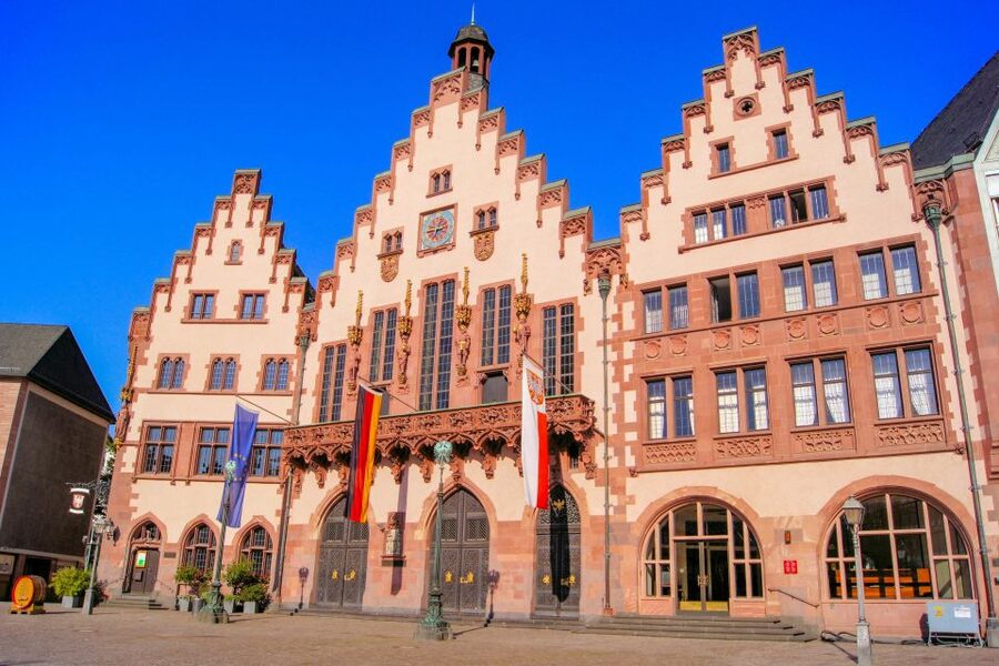 Frankfurt: Guided Bike Tour - Quiet cycling through the Wallanlagen