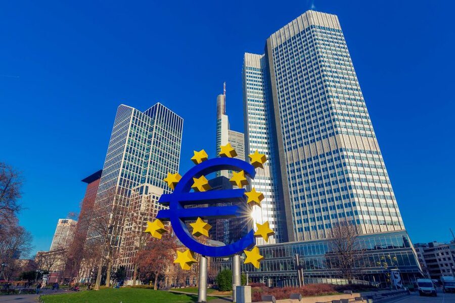 Frankfurt: Guided Bike Tour - Following the Main to the European Central Bank