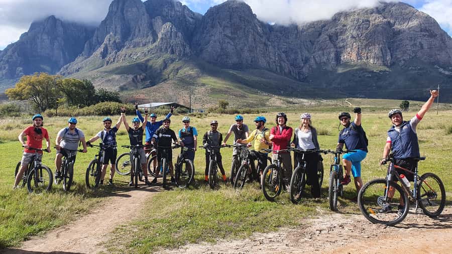 Franschhoek: E-bike Tour with Wine Tasting and Lunch - Time to explore Franschhoek