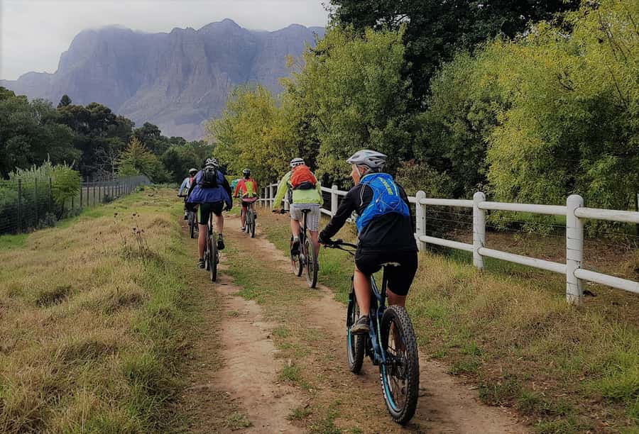 Franschhoek: E-bike Tour with Wine Tasting and Lunch - Crossing Helshoogte Pass by jeep track