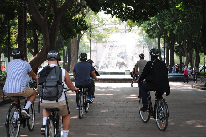 Frida Kahlo VIP [Museum Tickets Included] Bike, Markets & Churros - Churros, atole, and a proper market stop