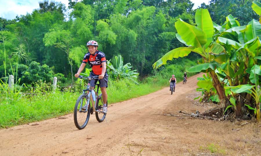 From Chiang Mai: Mae Taeng Valley Hike & Bike Day Trip - How difficult is the day?