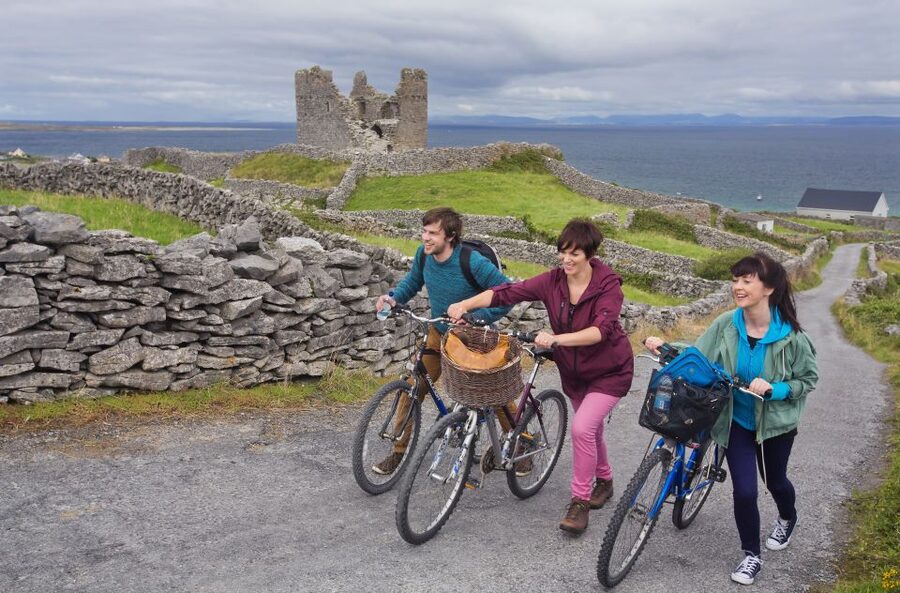 From Doolin: Day Trip to Inisheer with Bike or Bus Tour - Tea, scones, and a seat saved for you