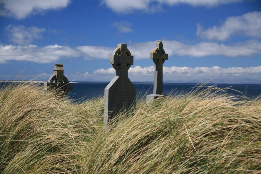 From Doolin: Day Trip to Inisheer with Bike or Bus Tour - Free time for a pint, beach, or playground