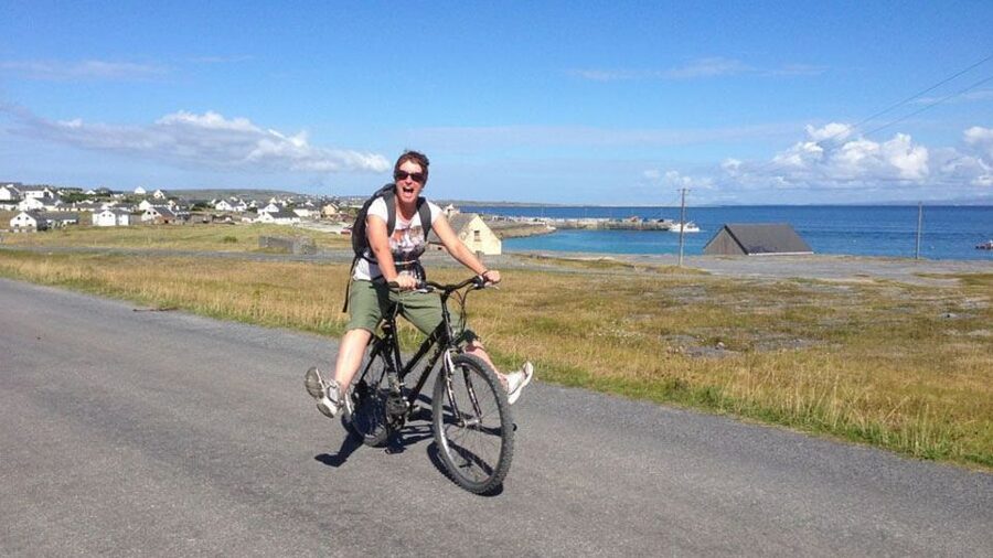 From Doolin: Day Trip to Inisheer with Bike or Bus Tour - Meeting at Doolin Pier