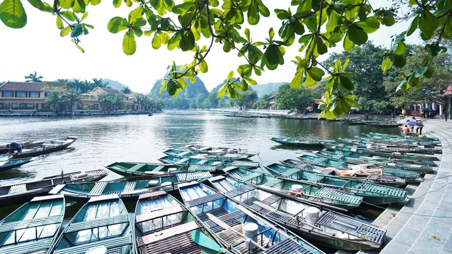 From Hanoi: Hoa Lu & Tam Coc with Buffet lunch & Cycling - Buffet lunch in Tam Coc