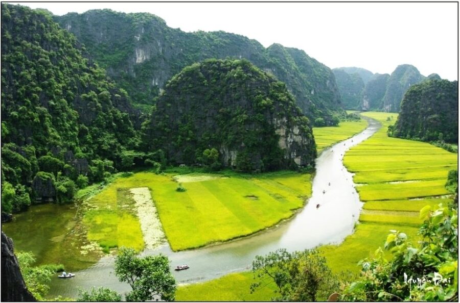 From Hanoi: Hoa Lu & Tam Coc with Buffet lunch & Cycling - Tam Coc by bamboo boat