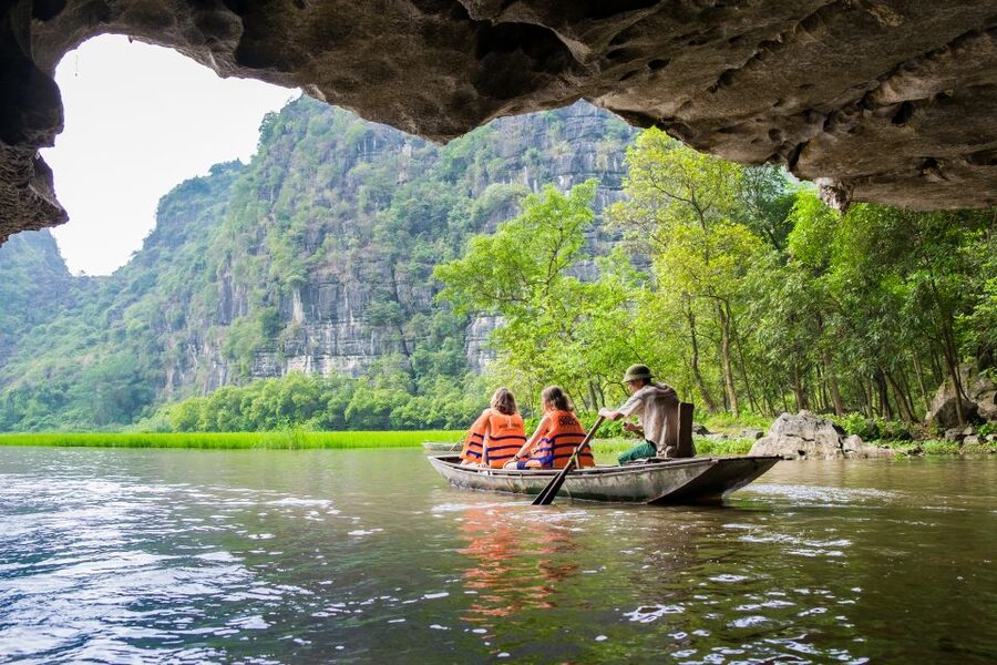 From Hanoi: Hoa Lu & Tam Coc with Buffet lunch & Cycling - Who should book this experience