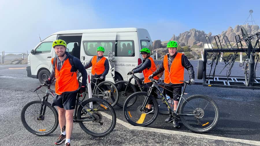 From Hobart: Mt Wellington Summit & Rainforest Bike Tour - A short break before the forest trail