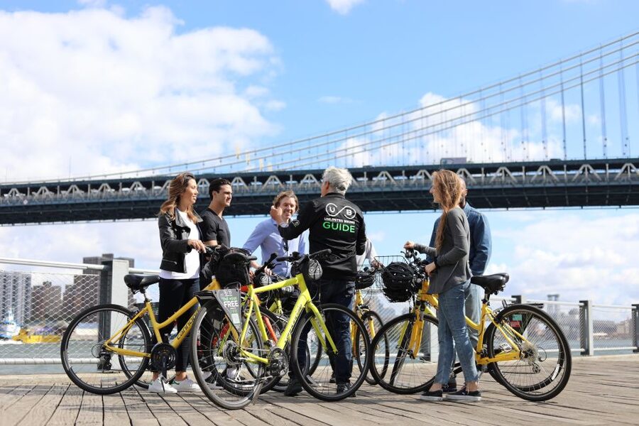 From Manhattan: 2-Hour Brooklyn Bridge Bike Tour - The guides shape the experience