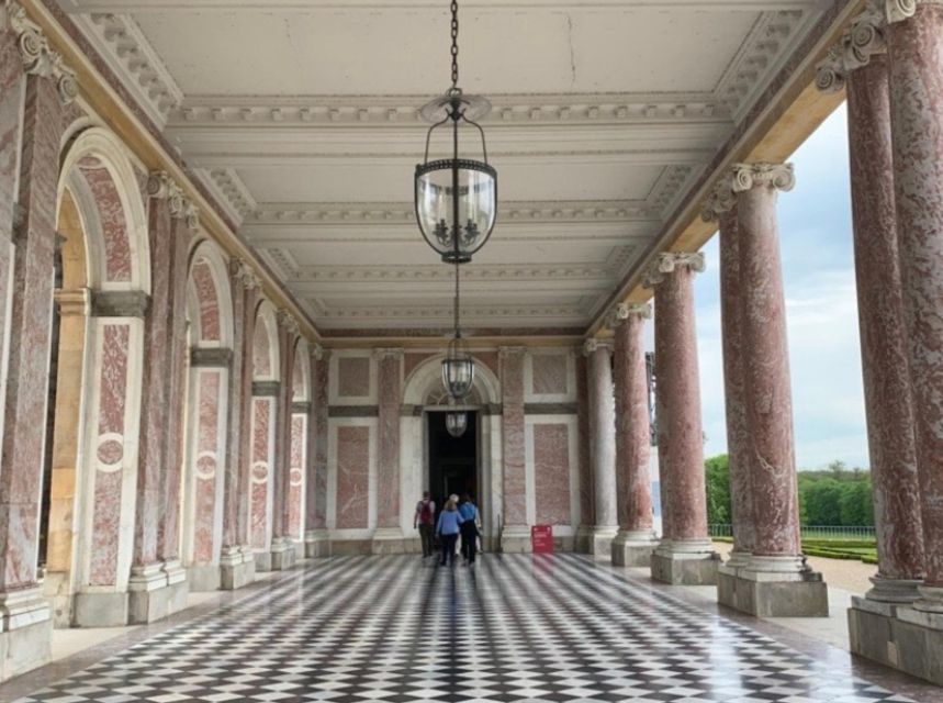 From Paris: Versailles Bike Tour with Gardens & Palace Entry - Palace entry comes late, with two hours to explore