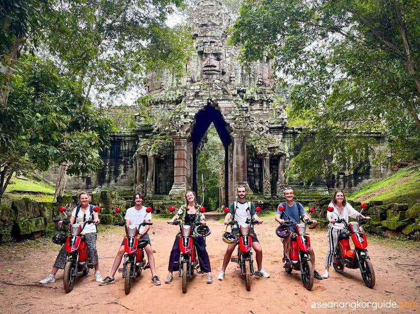 From Siem Reap: Angkor Wat Sunrise and Temples E-Bike Tour - Angkor Wat after the sunrise crowd