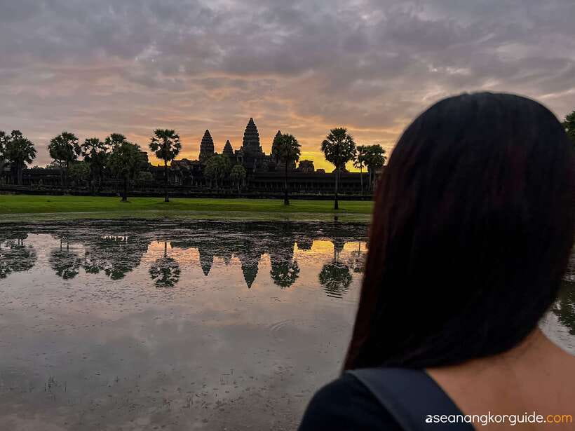 From Siem Reap: Angkor Wat Sunrise and Temples E-Bike Tour - 4:40 am: getting to Angkor Wat