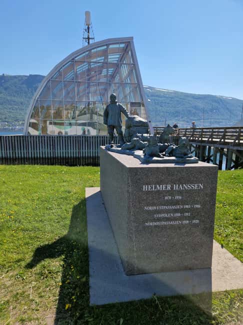 From Tromsø: Tromsø Highlights & History Tour With E-Bike - The guide makes the difference