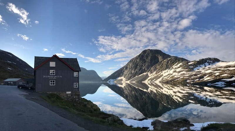 Geiranger Fjord: Downhill Self-Guided Bike Tour - Getting fitted in Geiranger