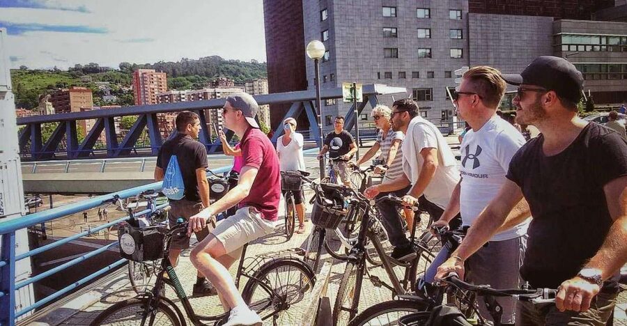 Getxo Seaside E-bike Tour: From Industrial Bilbao to the Sea - Entering Getxo’s Golden Coast