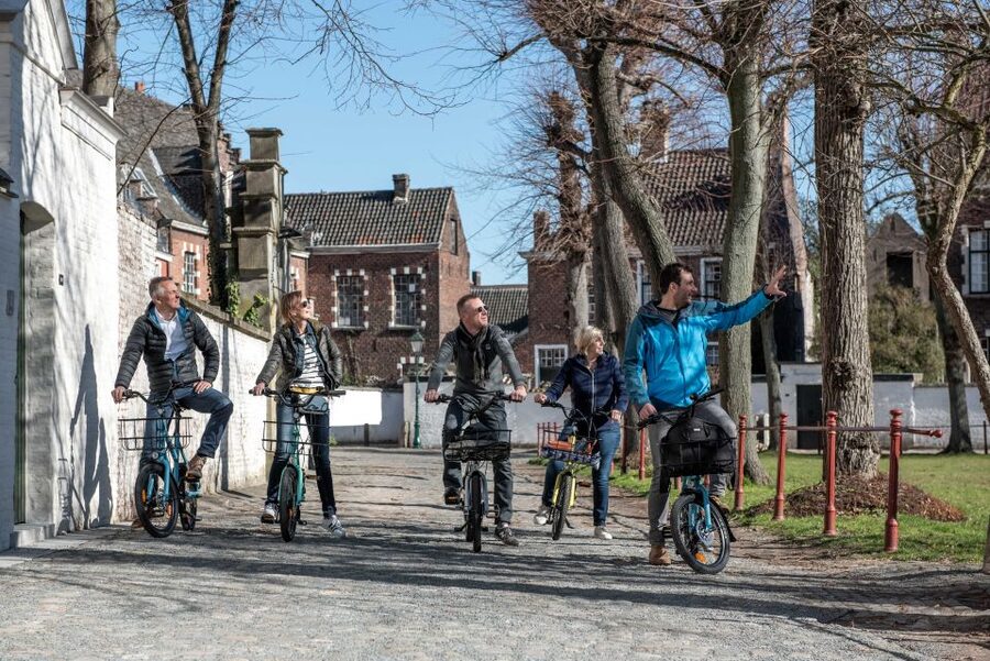 Ghent: City Highlights and Hidden Gems Guided Bike Tour - The Castle of the Counts and Ghent’s medieval character